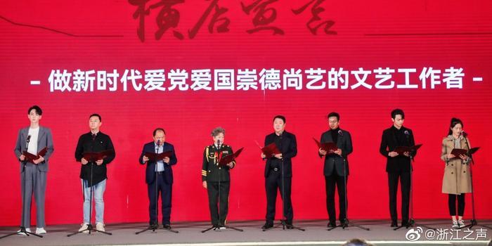 我是20岁女大学生，我准备去医院看病，看到网上一个小姐姐去了医院说给她治疗的医学生很帅很温柔。游戏画面